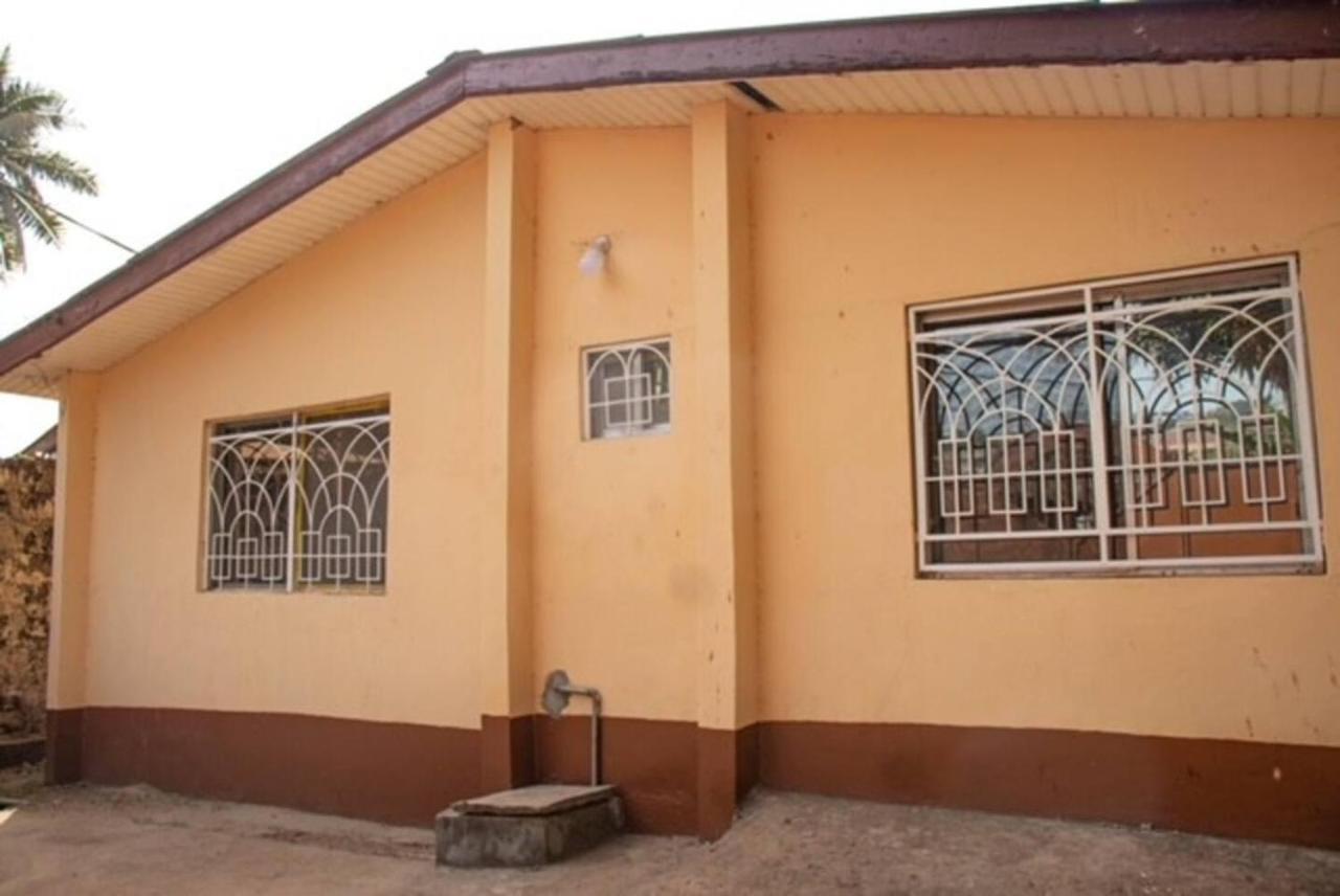 Fully Aircondition 3Bed Villa- A C- Wifi- Hotwater Freetown Esterno foto