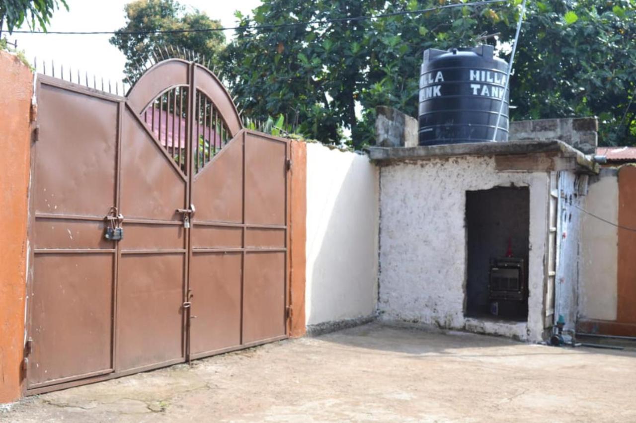 Fully Aircondition 3Bed Villa- A C- Wifi- Hotwater Freetown Esterno foto
